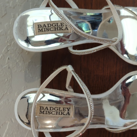 WORN 1X Badgley Mischka Soft White Urbana Strappy Formal Sparkle Sandal Size 8.5 - Picture 10 of 16